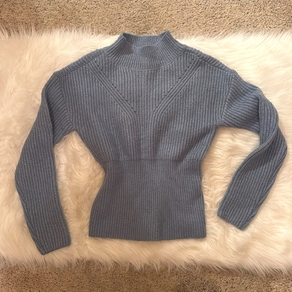 Boutique Fitted Sweater - Picture 2 of 4